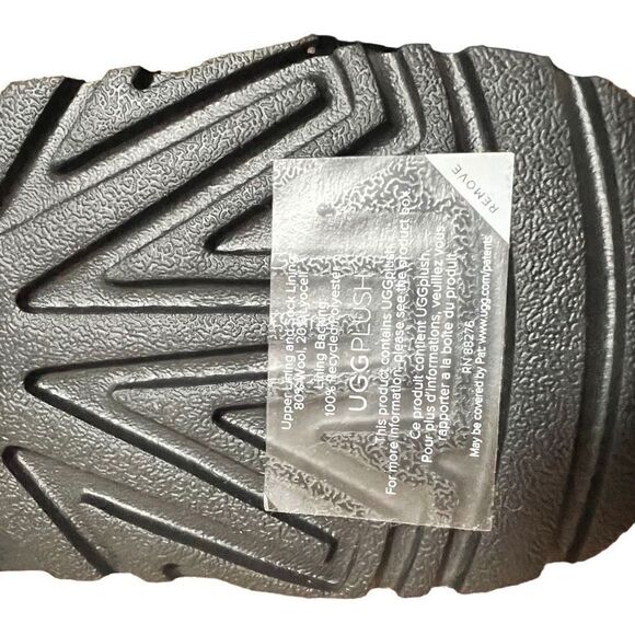 NWOT UGG Women's Beige Natural Black Classic Clear Faux Fur Lined Mini Boots Siz - Picture 2 of 5